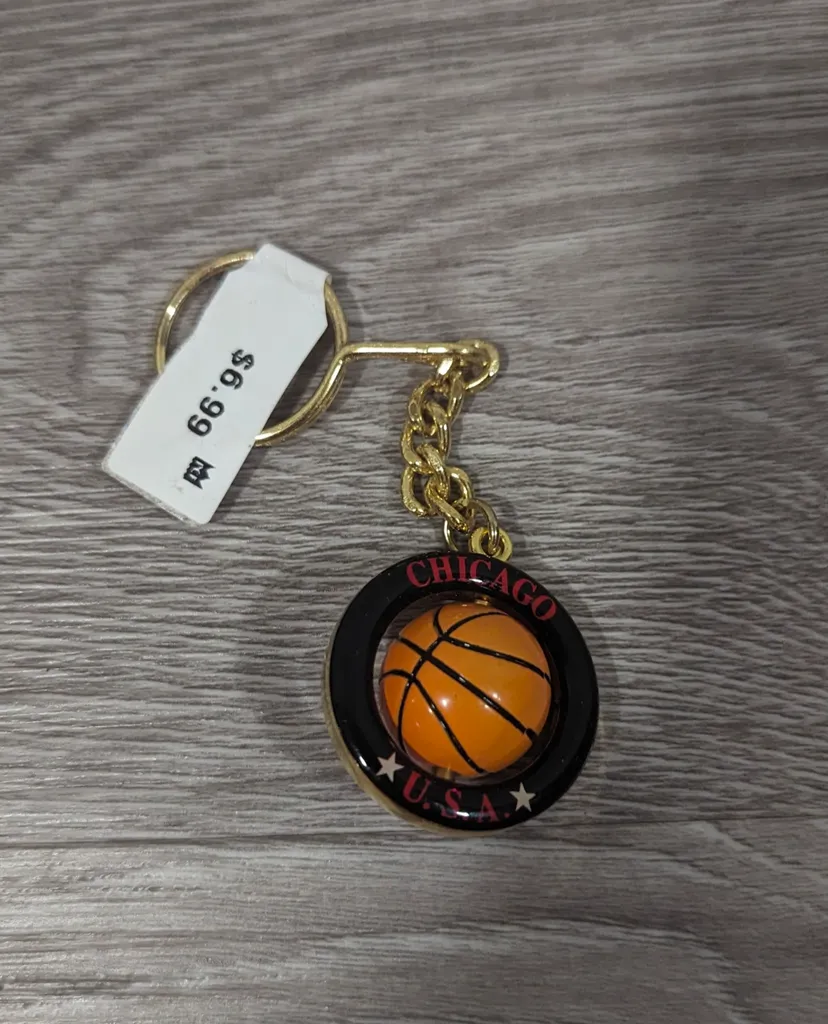 Brand New Chicago Basketball Keychain photo 1