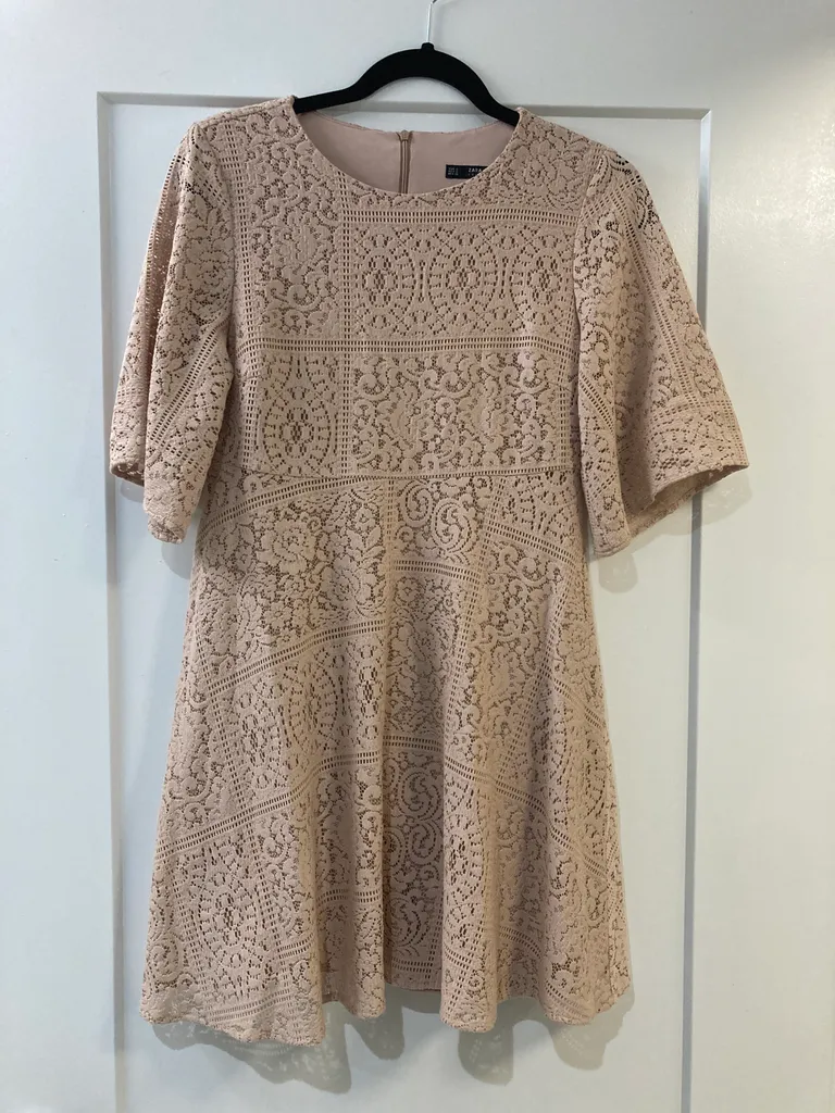 Light pink dress photo 1