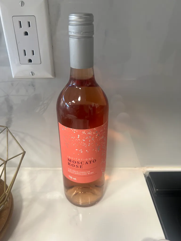 Dealcoholized wine photo 1