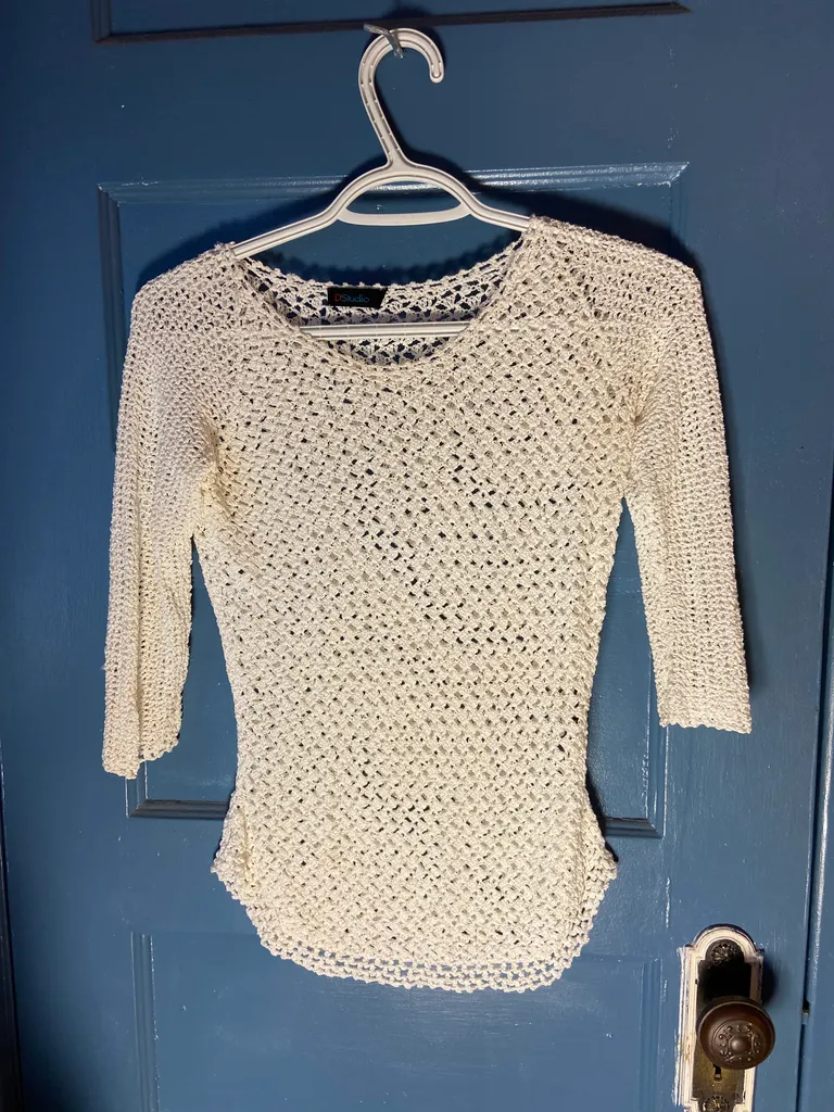 White netted shirt  photo 1