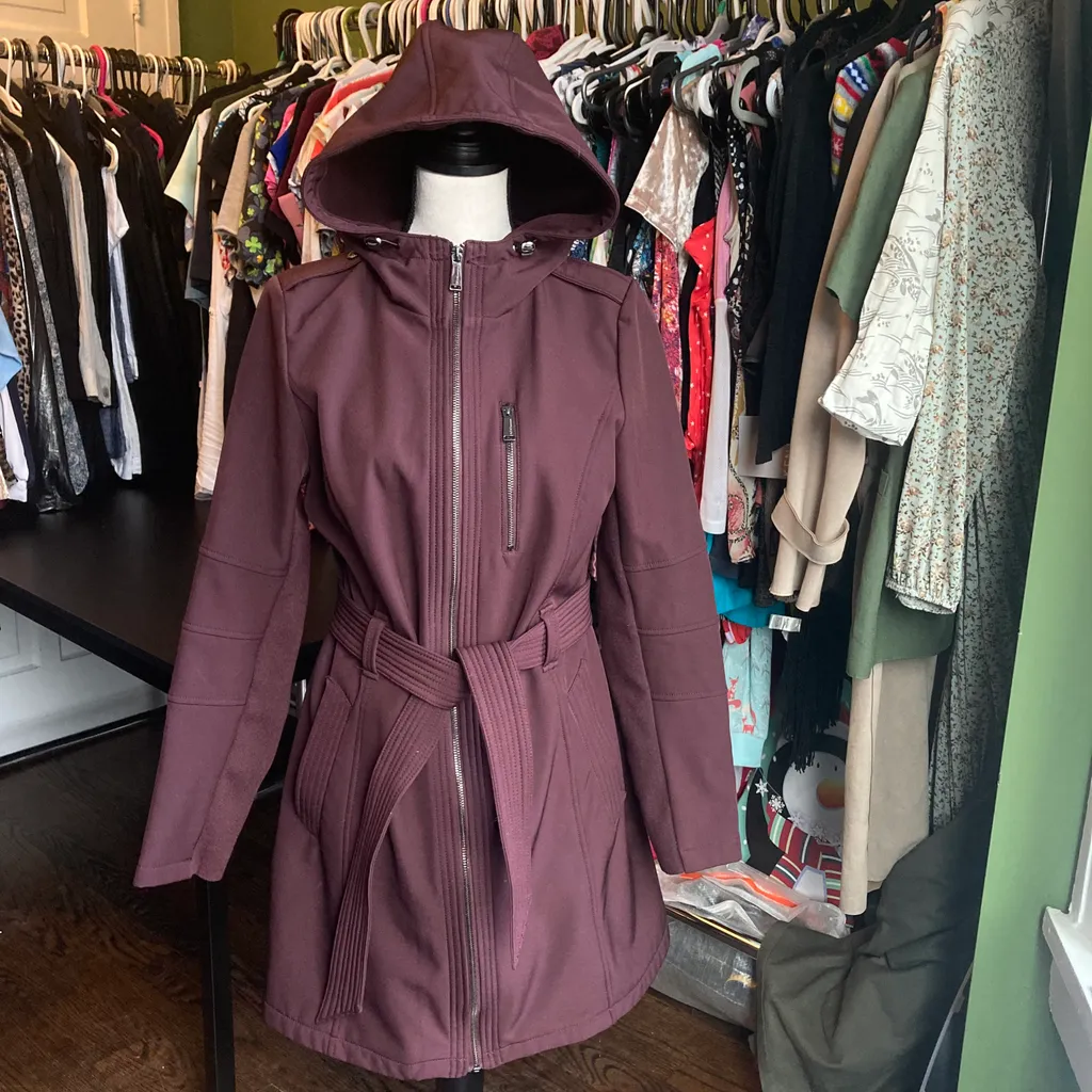 BCBG BURGUNDY JACKE /COAT SIZE MEDIUM photo 1
