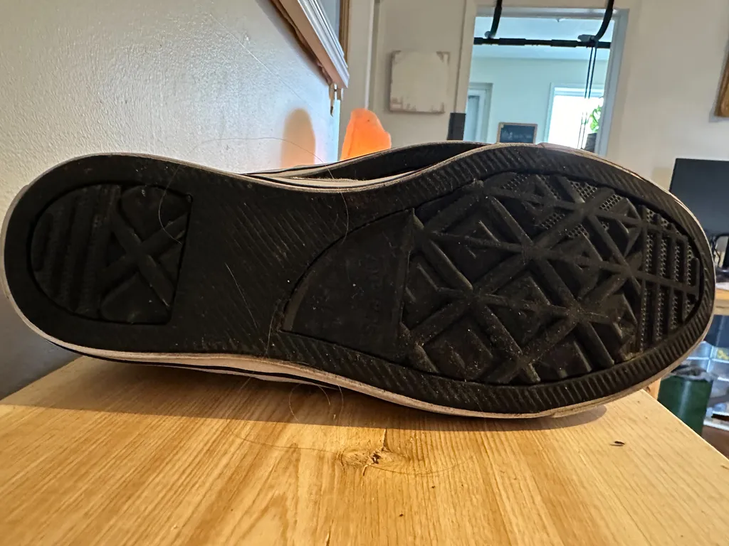 7.5 women’s converse  photo 1