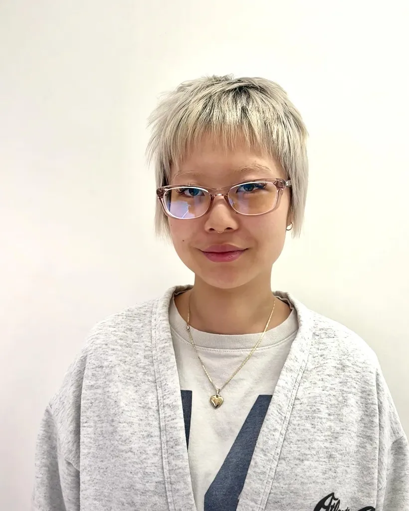 Pixie Haircut Model photo 1