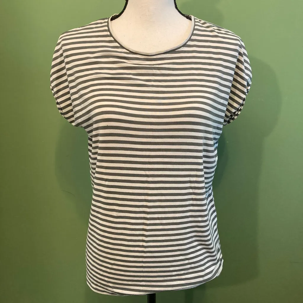 Aware Woman's striped t-shirt size S  photo 1