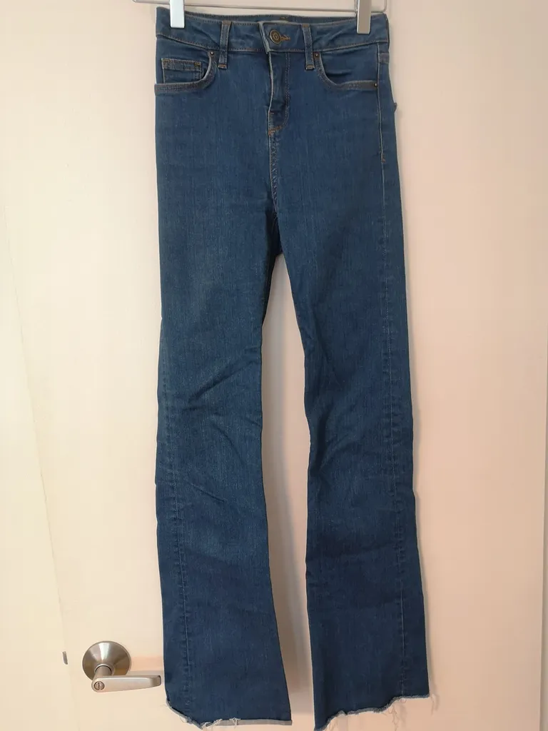 TOPSHOP Indigo Flare Blue Jeans - size 25 photo 1