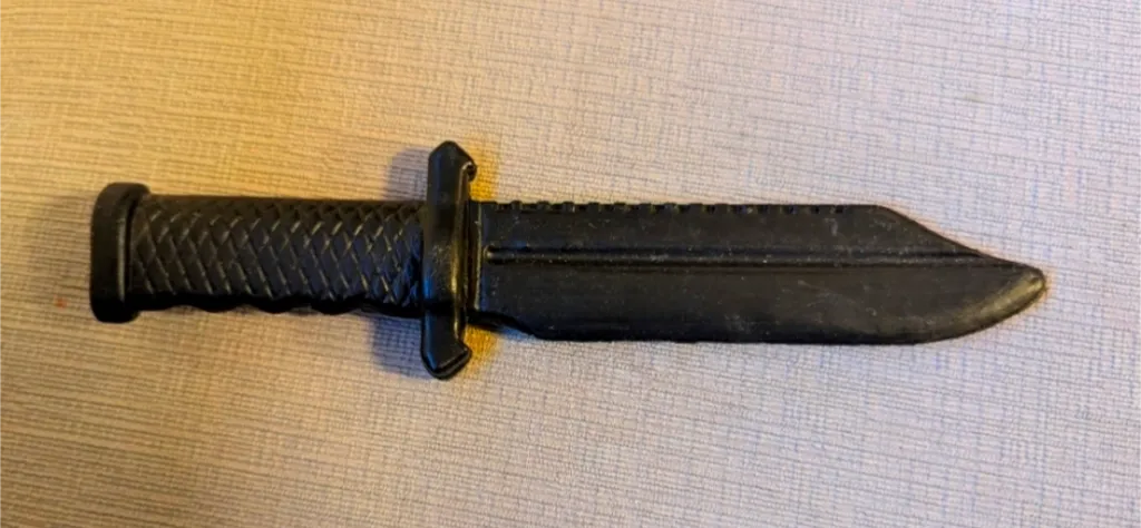 Black Plastic Pirate Knife (Halloween Costume Item) photo 1