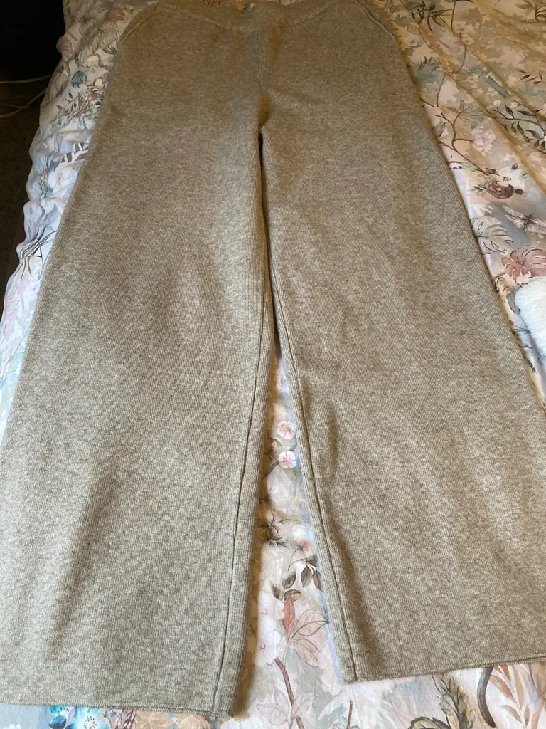 Beige Knit Wide Leg Pants 4 to 6 photo 1