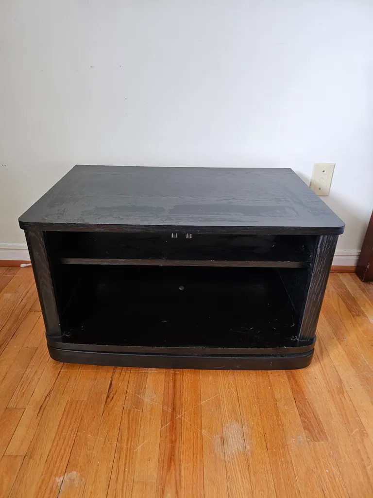 Free TV Console photo 1
