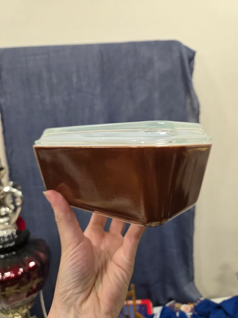 Chocolate brown 502 pyrex fridgie photo 1