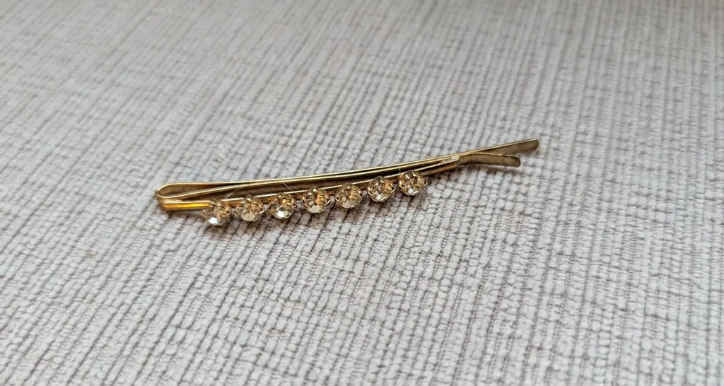 Gold-tone Hair Clip with Rhinestones photo 1