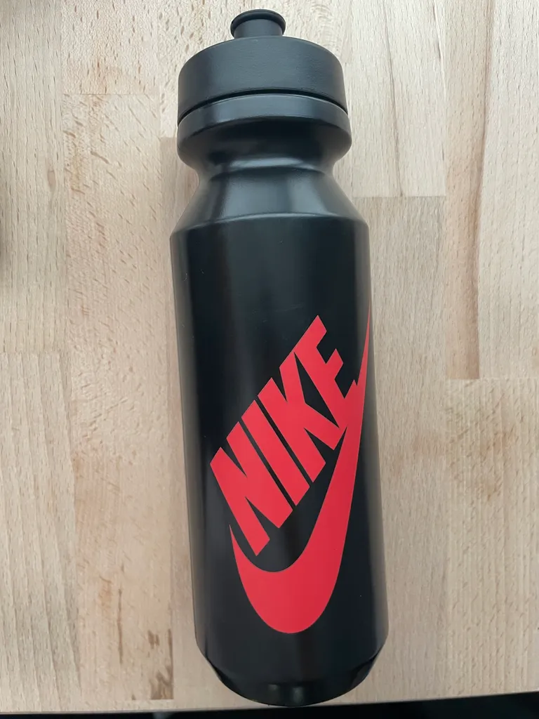 Brand new NIKE squeeze bottle photo 1
