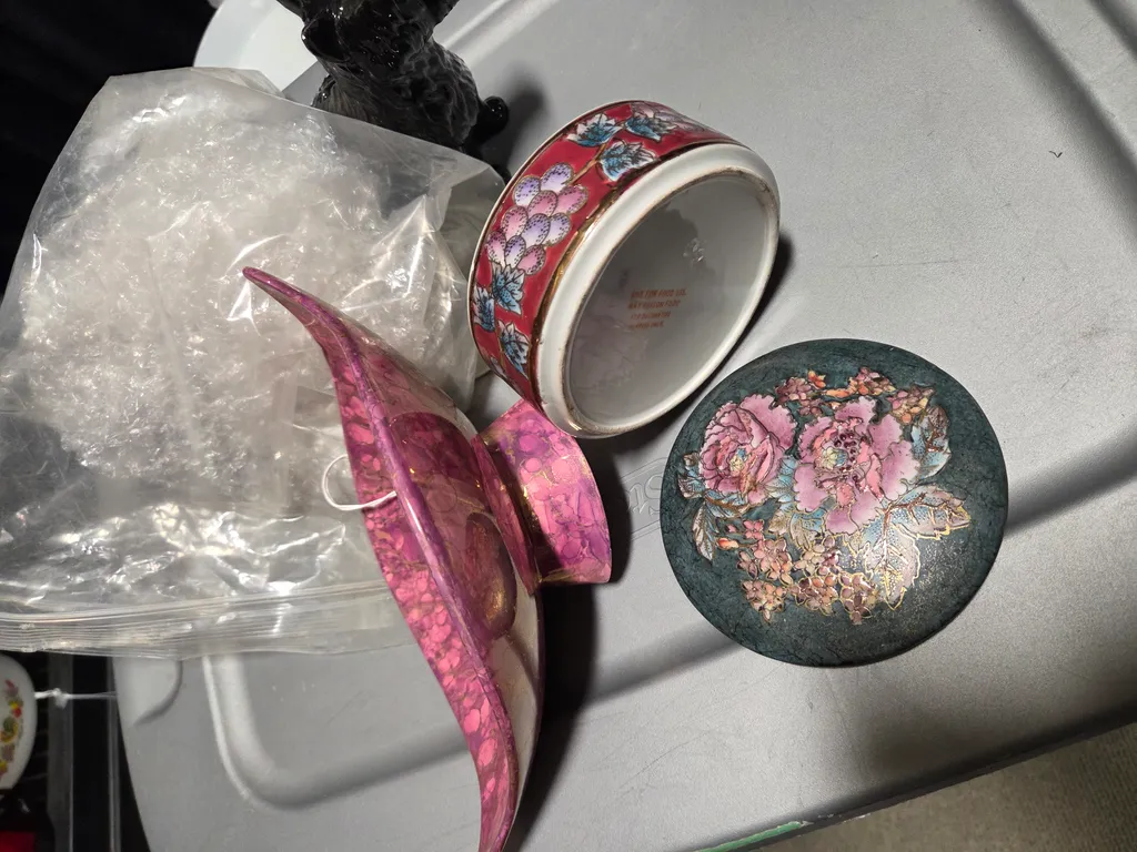 Trinket dish (not for food) photo 1