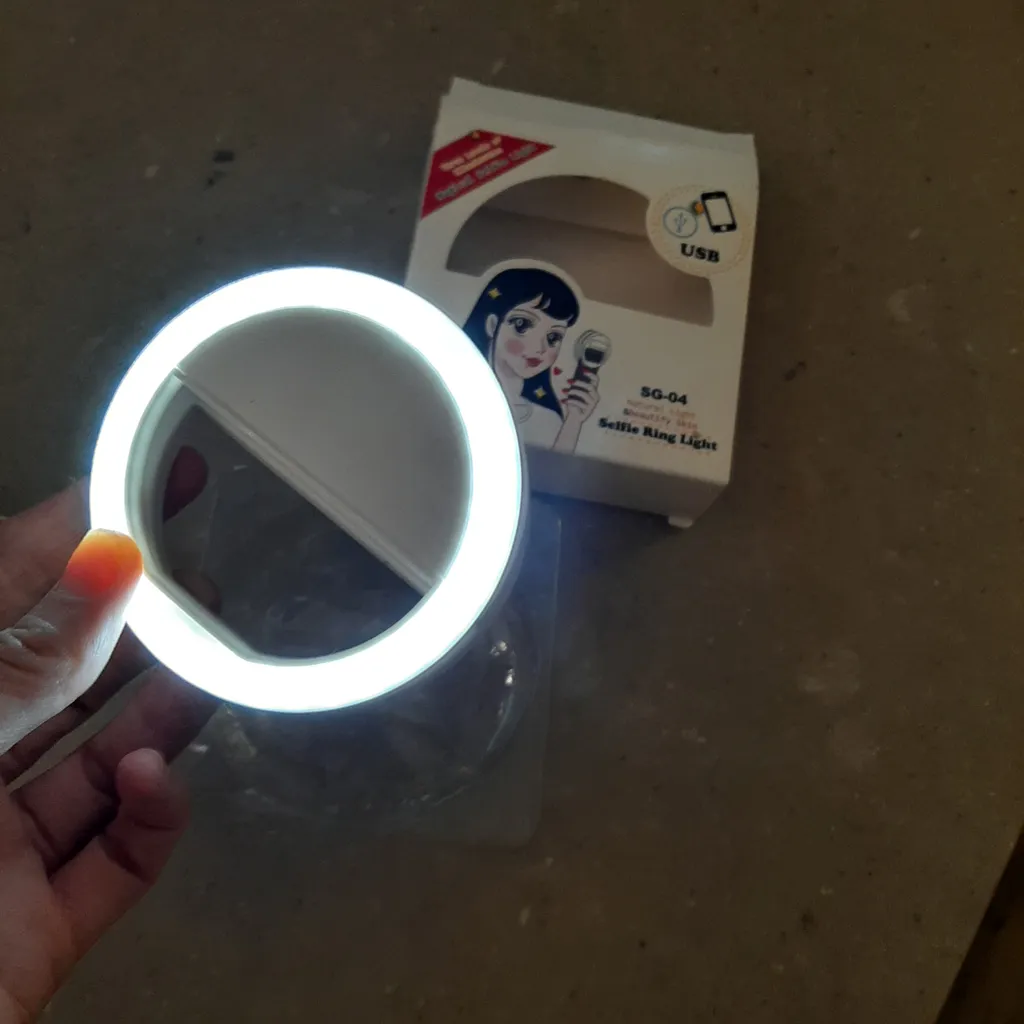 Selfie ring-light photo 1