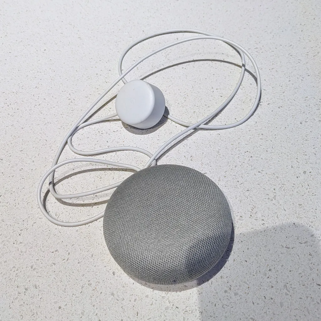 Google Nest Mini photo 1