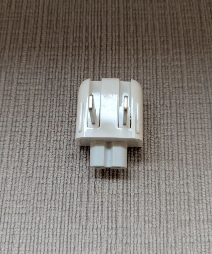 Apple USB-C Power Adapter photo 1