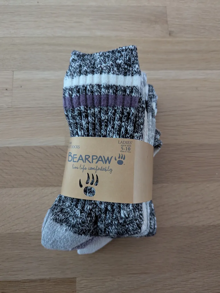 4 pairs of women's socks photo 1