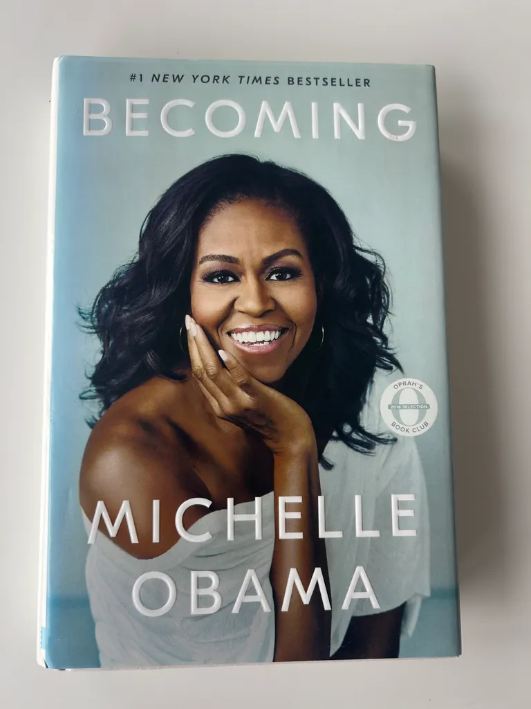 Becoming by Michelle Obama photo 1