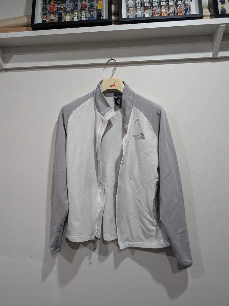 North Face women's sweater photo 1