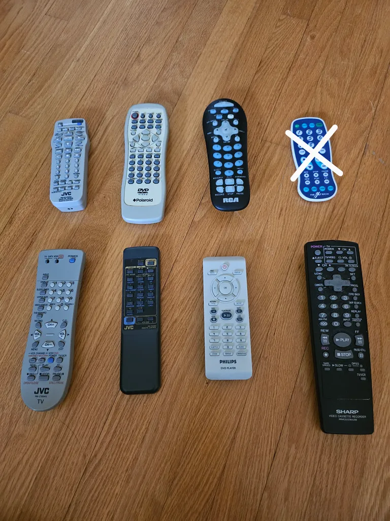 Random remote controls photo 1