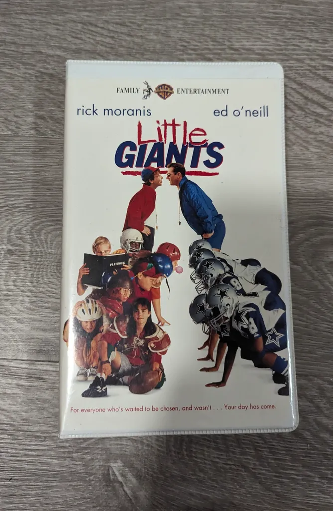Little Giants VHS Tape Movie photo 1