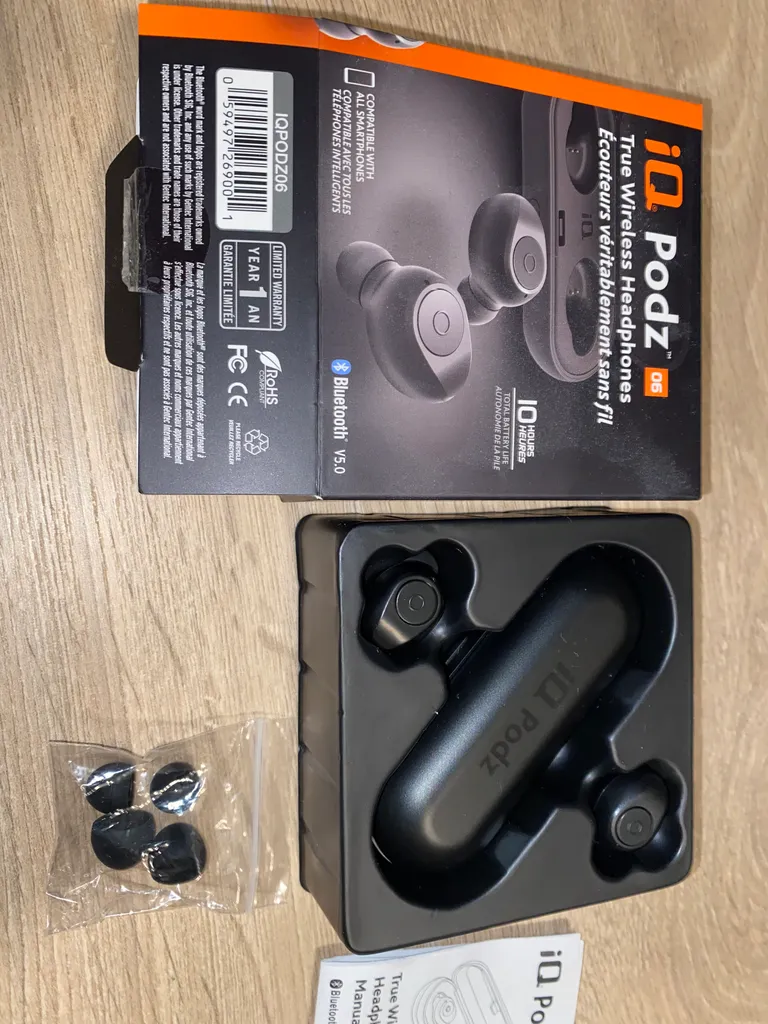 IQ Podsz 06 bluetooth earbuds  photo 1
