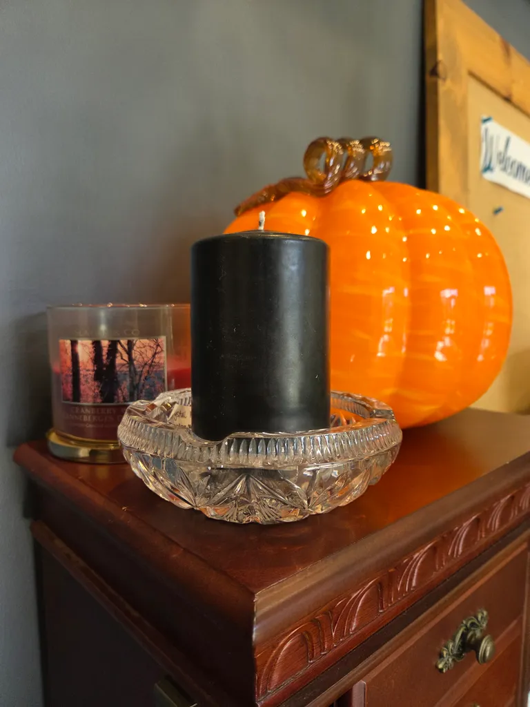 Crystal ashtray + black candle photo 1