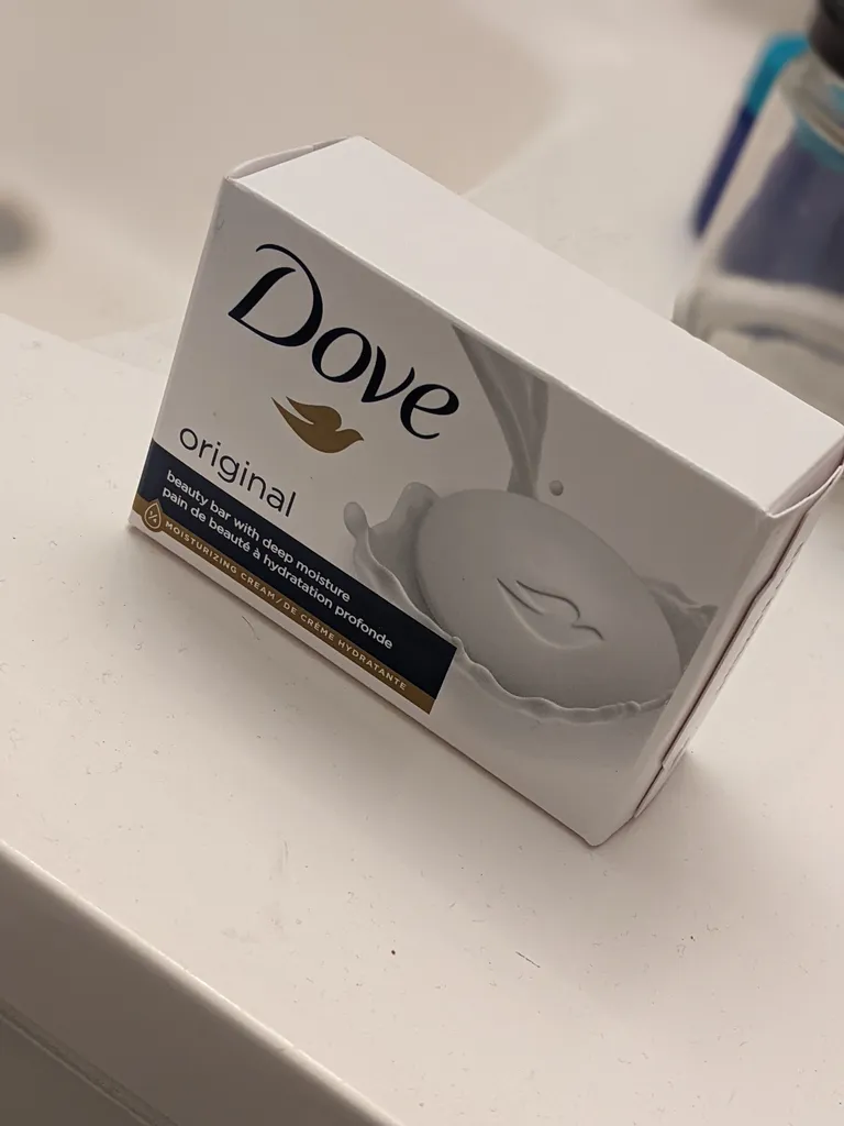 Bar of soap Dove photo 1