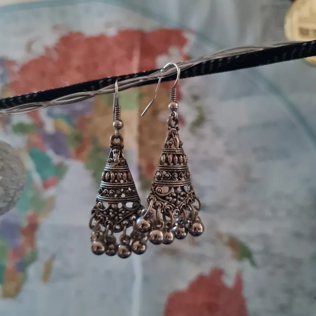 Dangle earrings photo 1