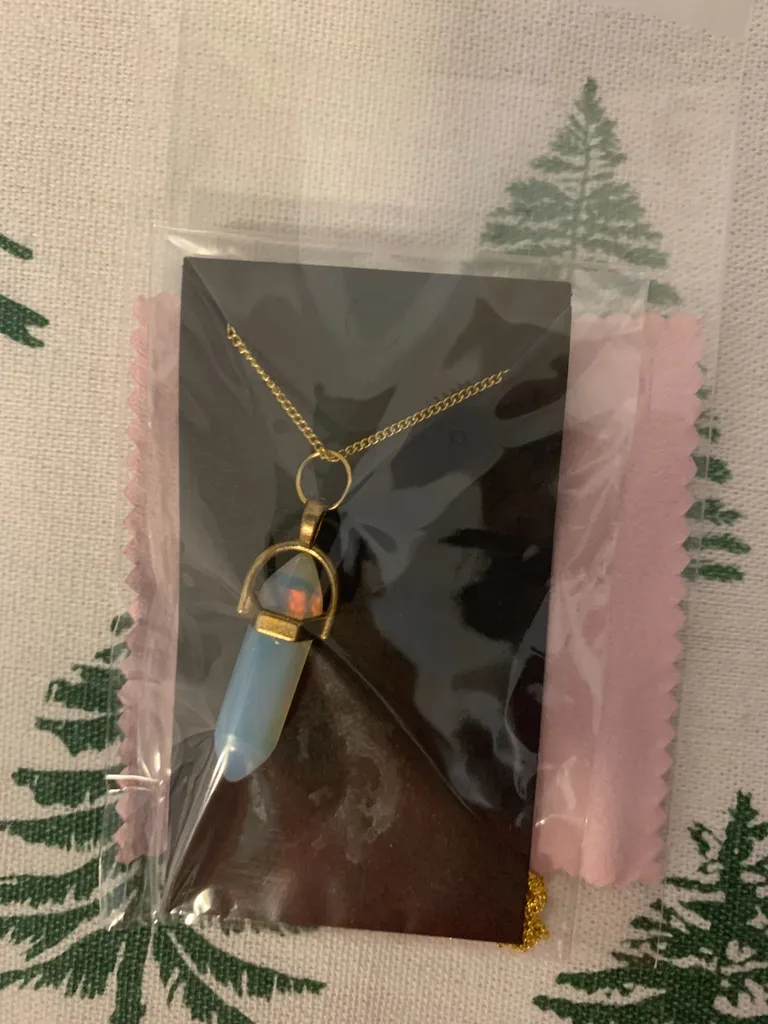 Opal Quartz Necklace  photo 1