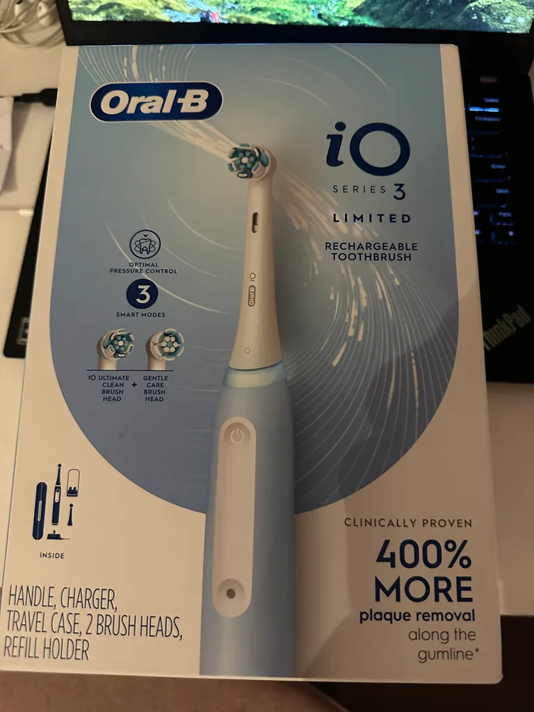 BNIB Oral-B iO3 Electric Toothbrush  photo 1