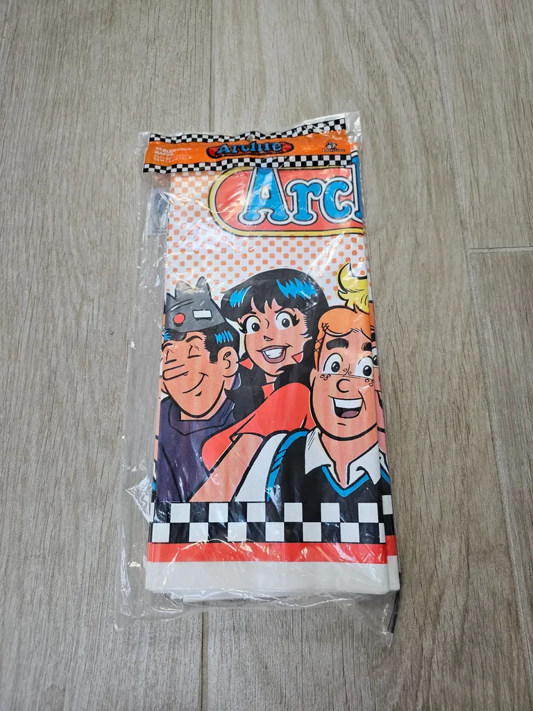 BNIP Archie tablecover photo 1