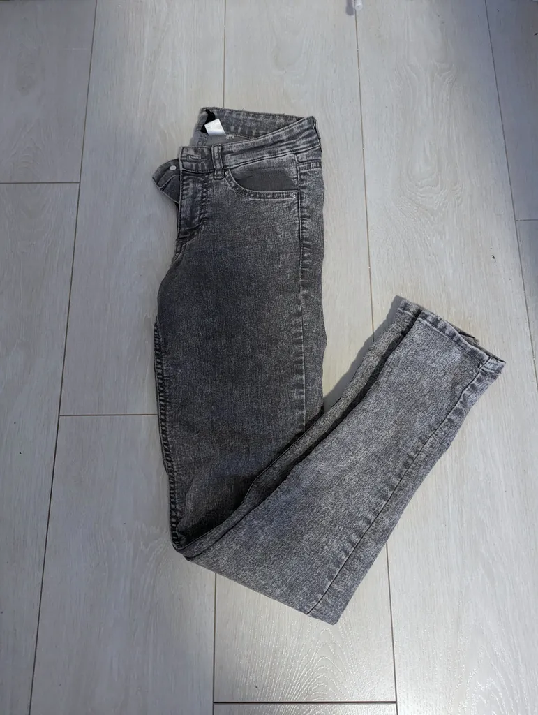 H&M Jeans - Size 4 photo 1