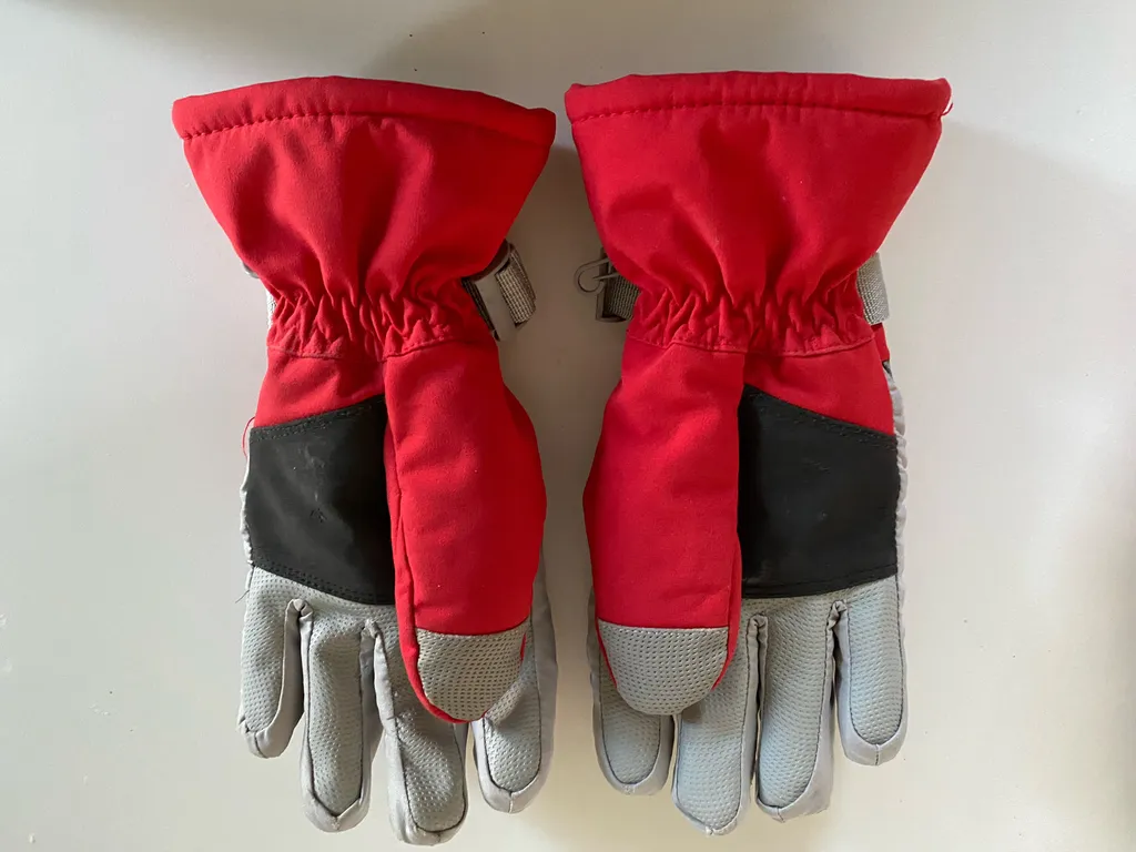 Brand new in packaging Snow Winter Gloves photo 1