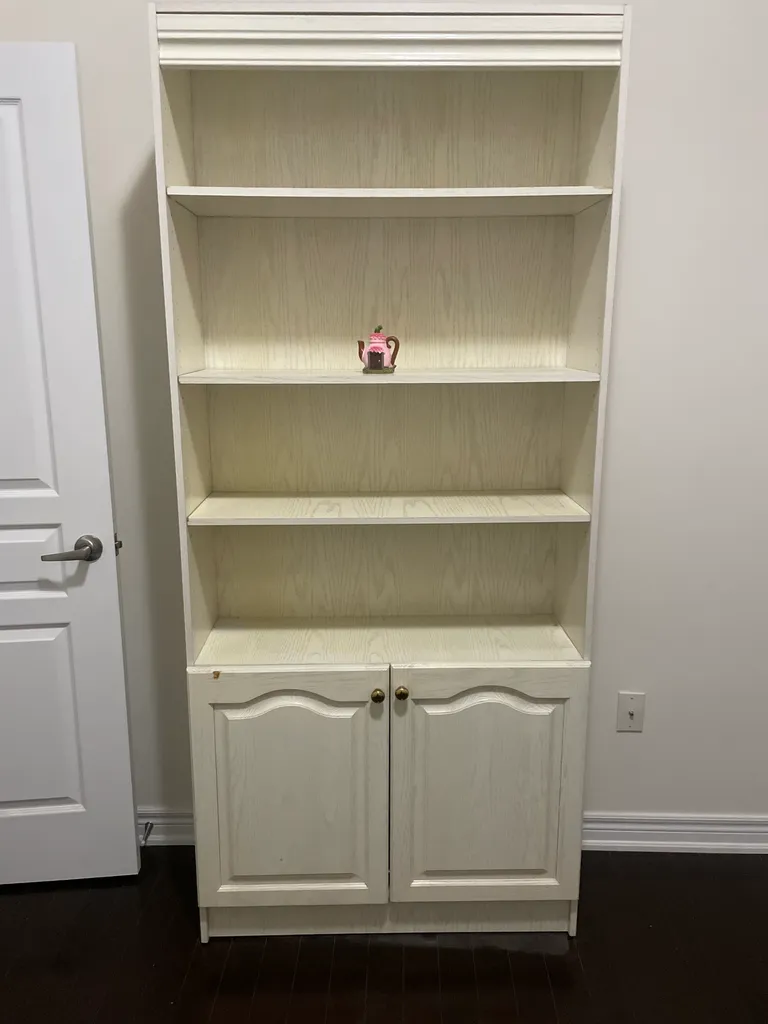 FREE vintage bookshelf 🥕 photo 1