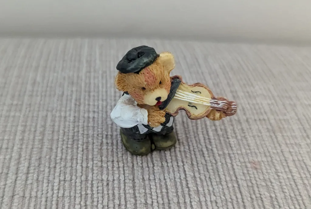 Bear Playing Violin Figurine photo 1