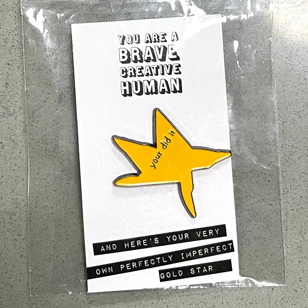 🆓 BN Brave Human pin FWT photo 1