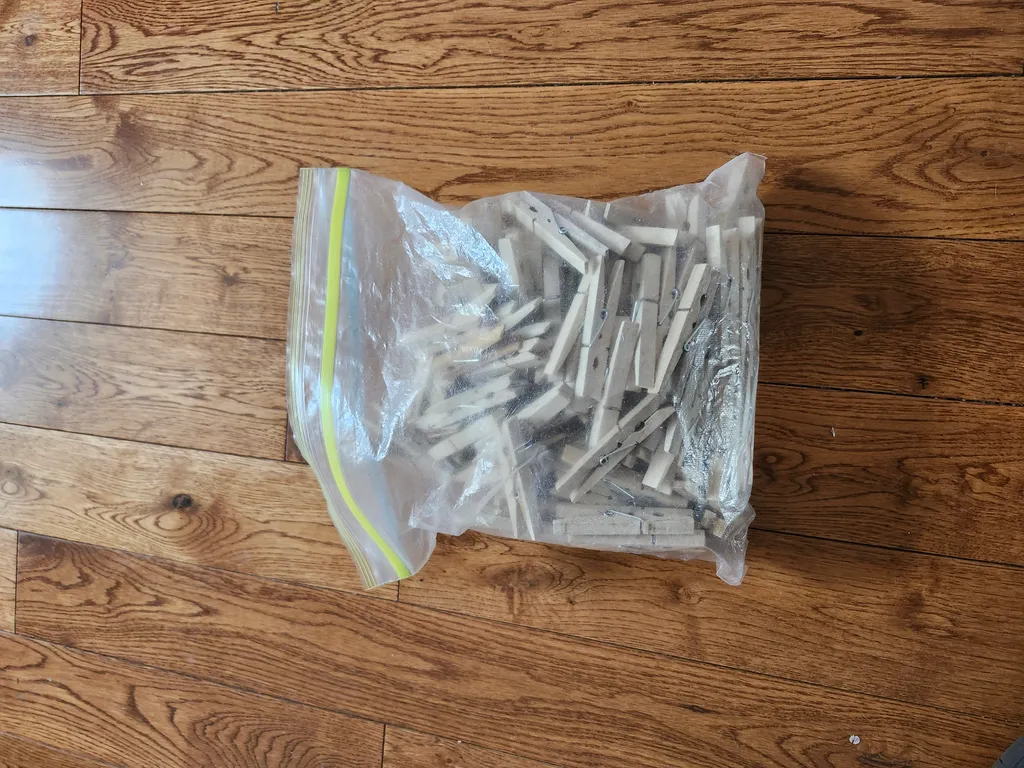 Wooden clothespins photo 1