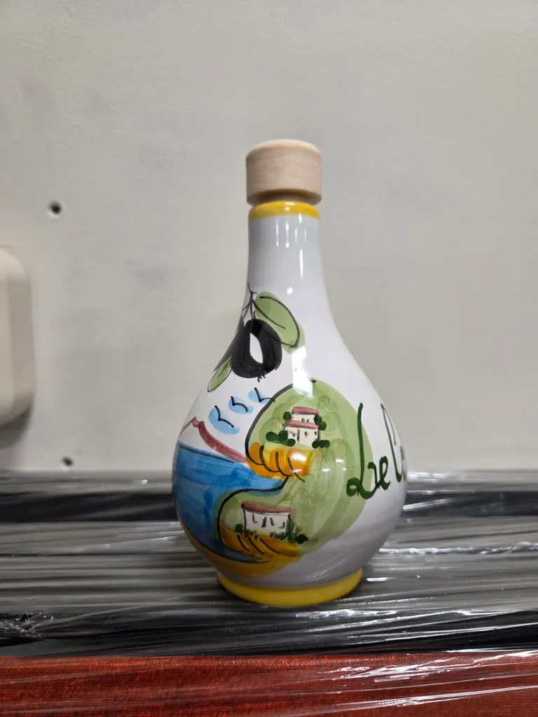 Oil bottle with stopper photo 1