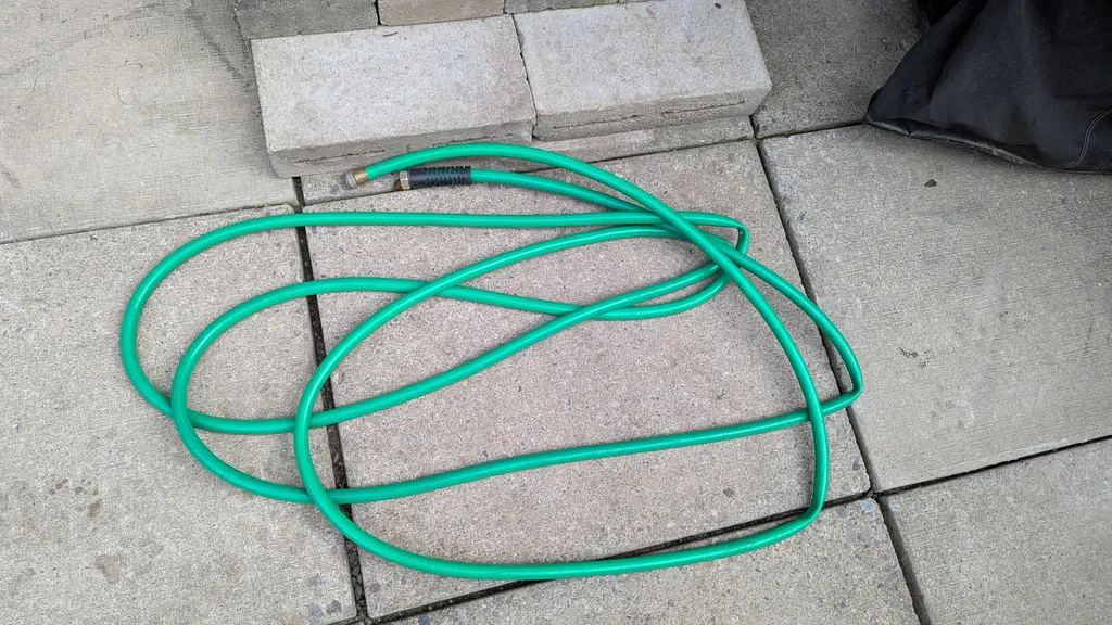 Green Garden Hose - 25 Feet Long photo 1