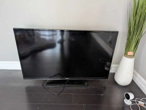 Samsung led TV - 46 inches (Fire Stick Included!) photo 1