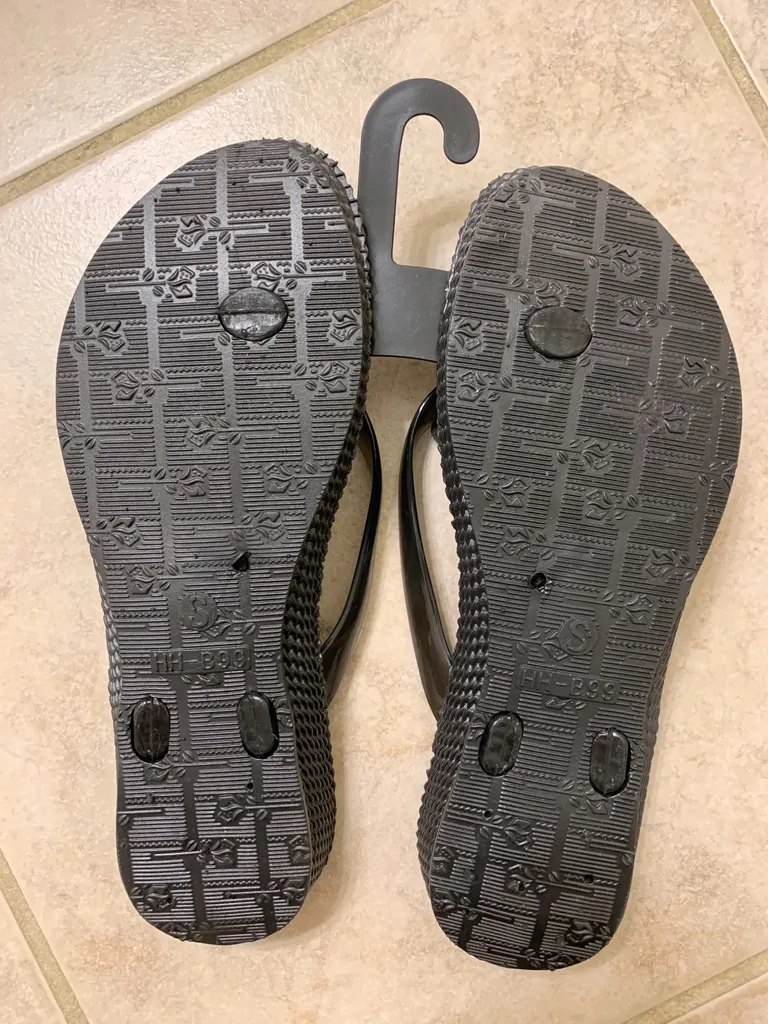 NEW! Chatties Flip Flops photo 1