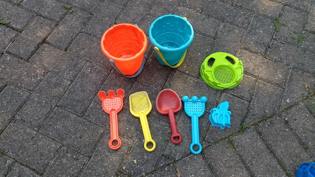 Sand Buckets + Shovels photo 1