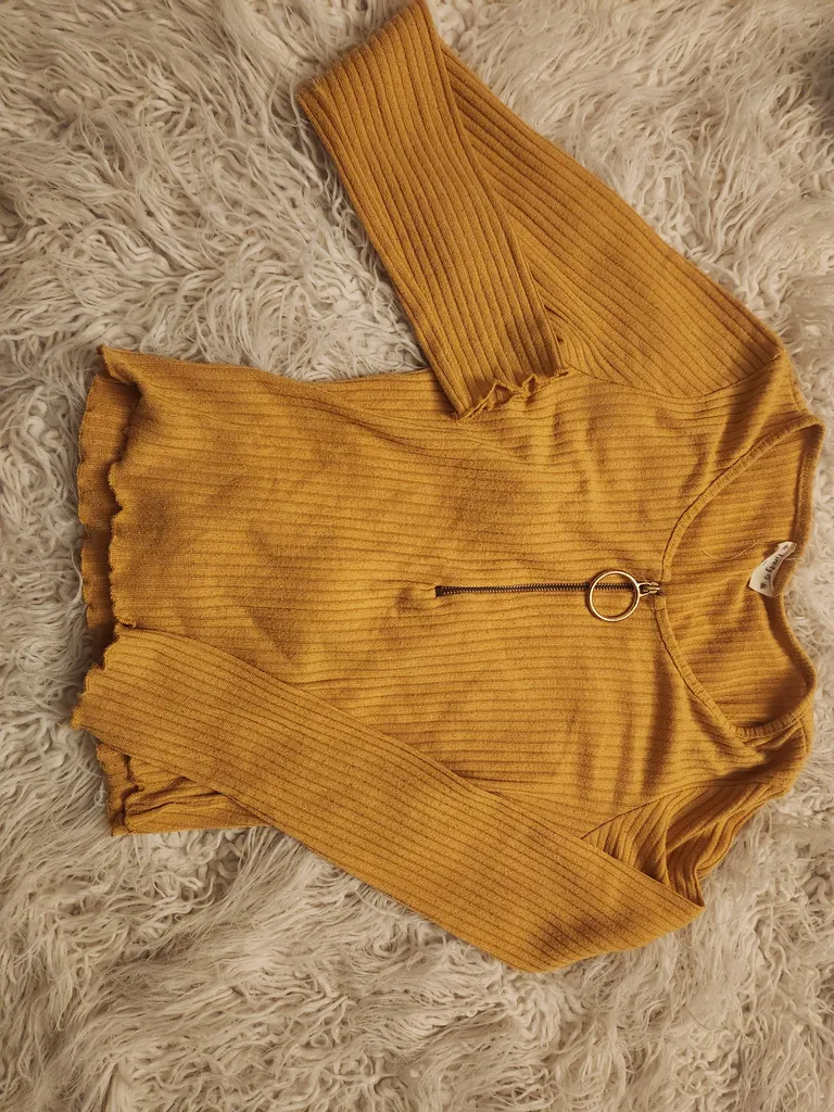 Mustard Yellow top photo 1