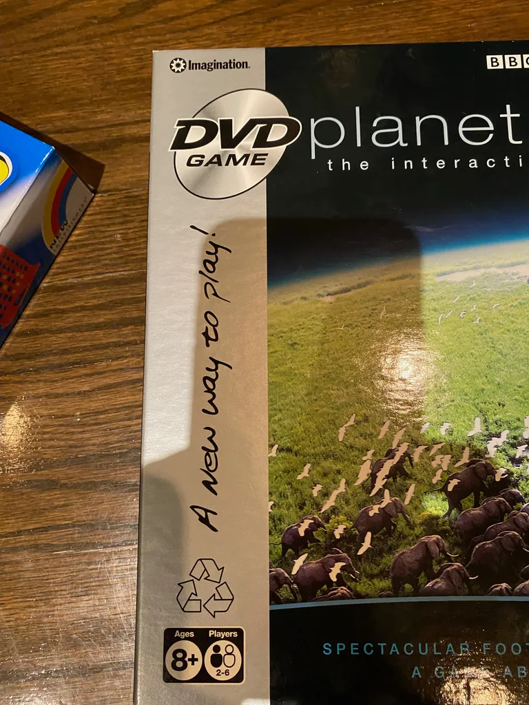 Planet Earth board game with DVD  photo 1