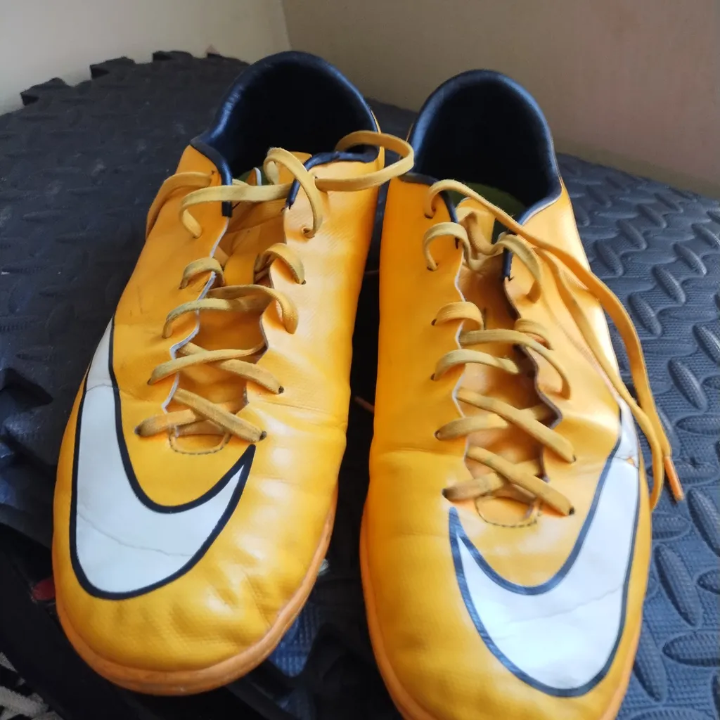 Nike size 10 photo 1