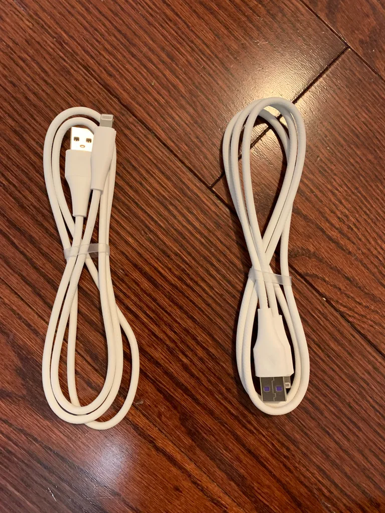 3ft white iPhone charger chord, new photo 1