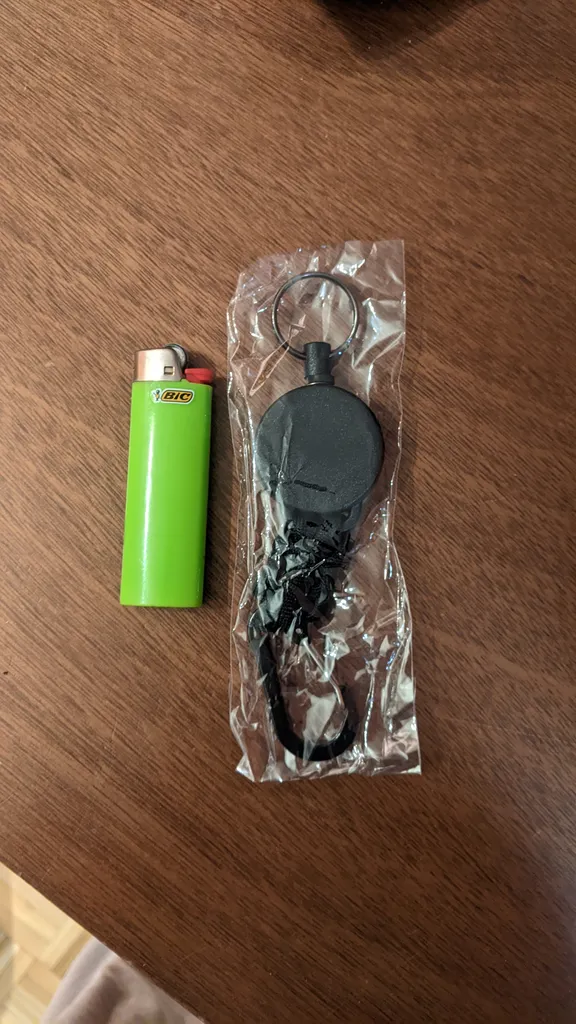 Retractable keychain photo 1