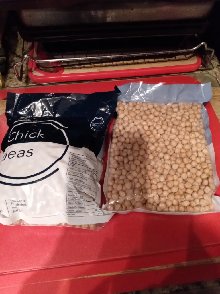 Dried chickpeas  photo 1