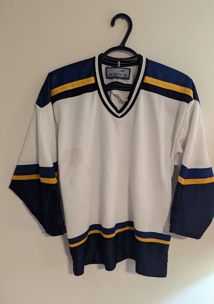 Bauer Hockey Jersey - Boys Size L/XL photo 1