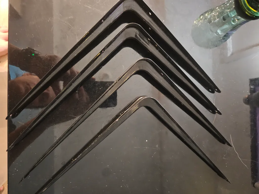 Metal shelf brackets  photo 1